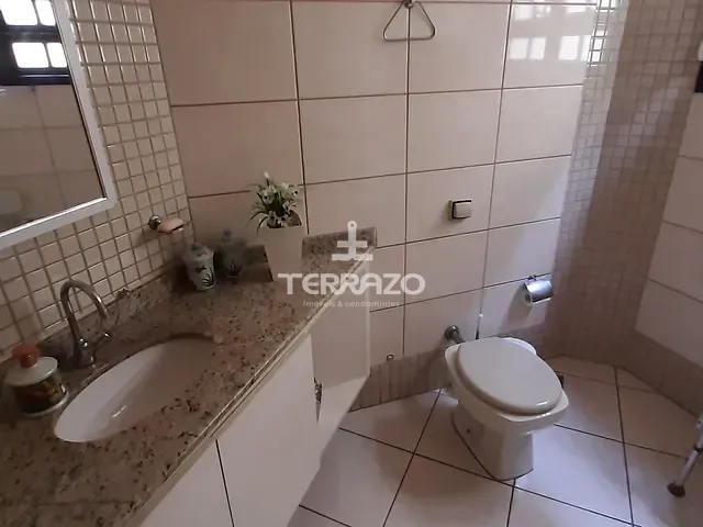 Casa com 420m² 4 quartos e 2 banheiros, à venda, no bairro Sessenta em Volta Redonda
