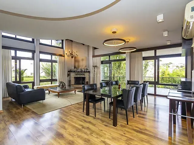 Casa com 537m² 5 quartos e 5 banheiros, à venda, no bairro Campo Comprido em Curitiba