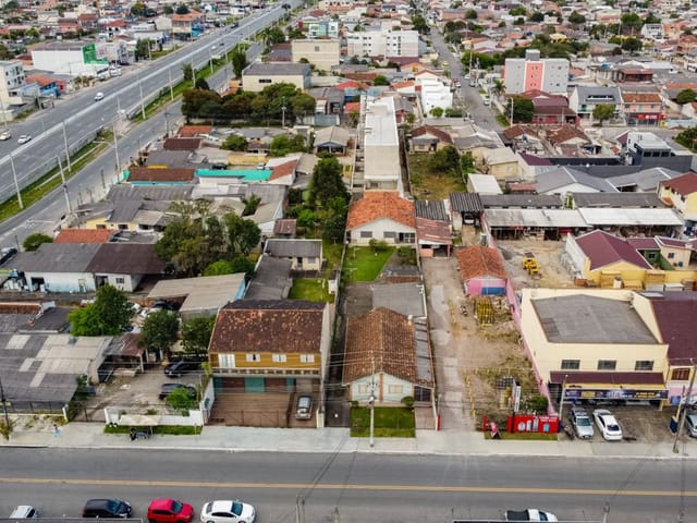 Foto do Casa - TERRENO de 804M2, 2 casas386m2 averbados!!  IDEAL para EMPREENDIENTO, por R$960.000,00 em Pinhais/PR. ACEITA FINANCIAMENTO. | Vision Brokers Empreendimentos Imobiliarios Ltda