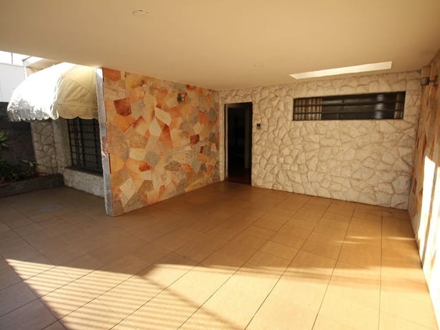 Casa com 319m² 4 quartos e 3 banheiros, à venda, no bairro Centro em São João da Boa Vista