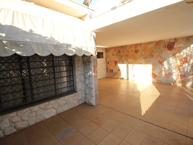 Casa com 319m² 4 quartos e 3 banheiros, à venda, no bairro Centro em São João da Boa Vista