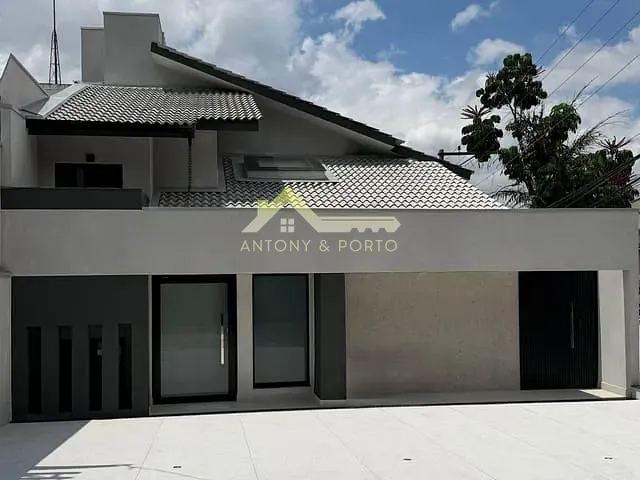 Casa com 250m², à venda, no bairro Jardim Maia em Guarulhos