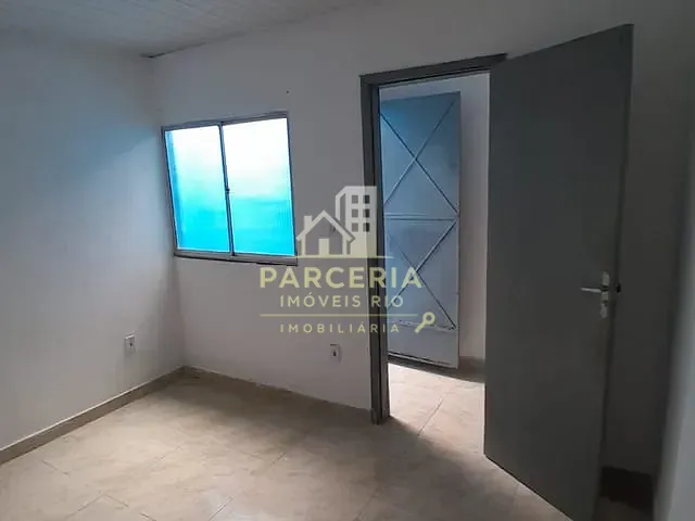 Casa com 60m² 2 quartos e 1 banheiro, à venda, no bairro Vila Rosali em São João de Meriti
