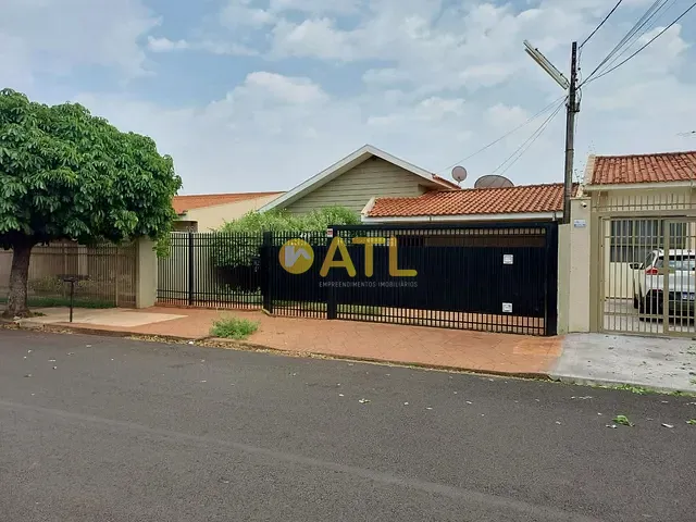 Casa com 360m² 3 quartos e 3 banheiros, à venda, no bairro Jardim Ouro Verde em Ourinhos