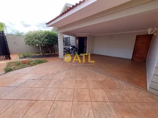 Casa com 360m² 3 quartos e 3 banheiros, à venda, no bairro Jardim Ouro Verde em Ourinhos