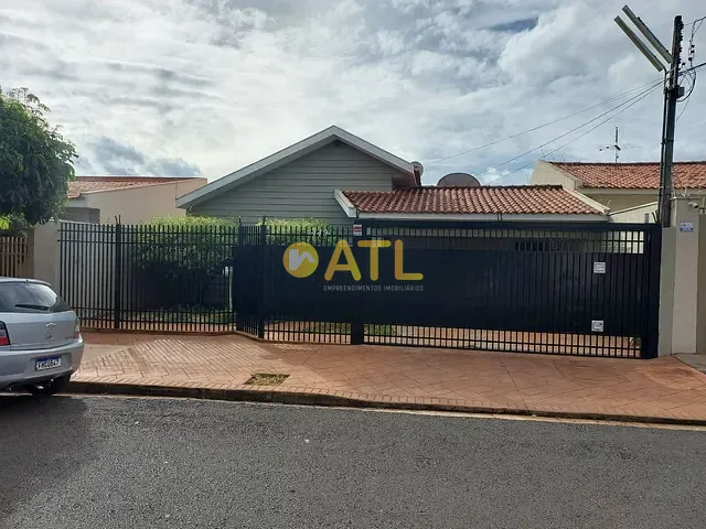 Casa com 360m² 3 quartos e 3 banheiros, à venda, no bairro Jardim Ouro Verde em Ourinhos