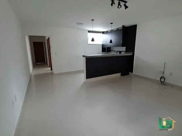 Casa 2 quartos e 2 banheiros, para alugar, no bairro Bom Pastor em Muriaé