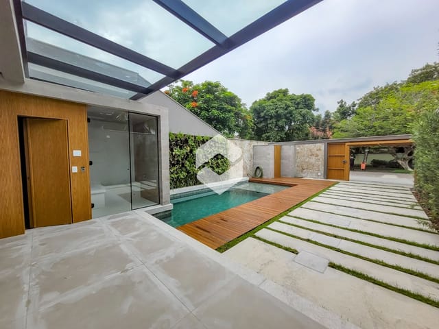 Casa com 300m² 4 quartos e 6 banheiros, à venda, no bairro Barra da Tijuca em Rio de Janeiro