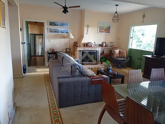 Casa 3 quartos e 2 banheiros, à venda, no bairro Graminha em Juiz de Fora