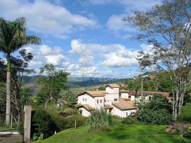 Casa 3 quartos e 2 banheiros, à venda, no bairro Graminha em Juiz de Fora