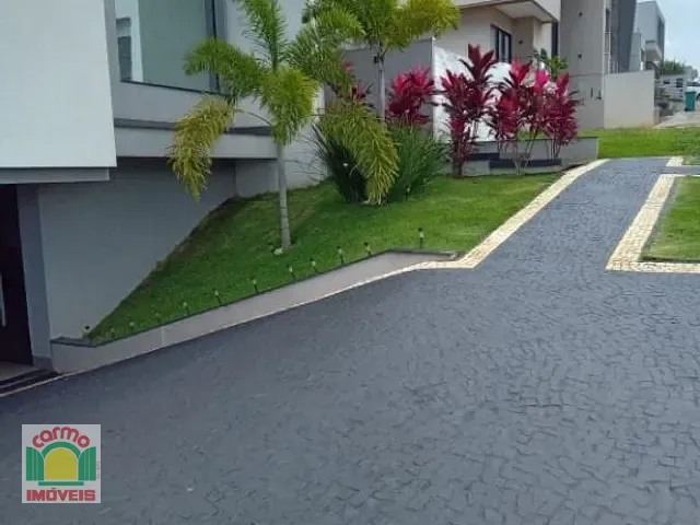 Casa com 420m² 3 quartos e 4 banheiros, à venda, no bairro Condomínio Residencial Grand Trianon em Anápolis