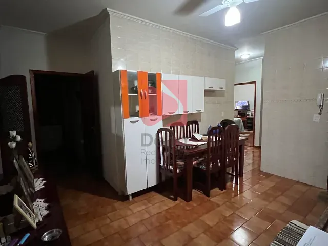 Casa 4 quartos e 2 banheiros, à venda, no bairro Jardim Margarida em Pirassununga