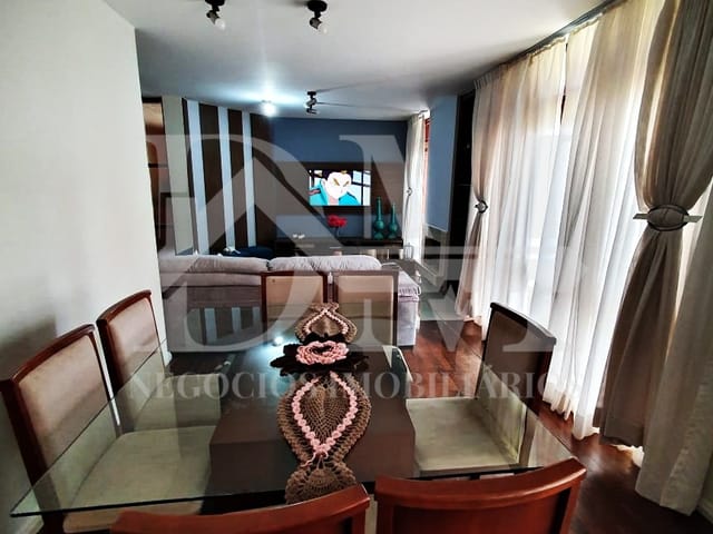 Casa 4 quartos e 1 banheiro, à venda, no bairro Jardim Ipê em Jaguariaíva