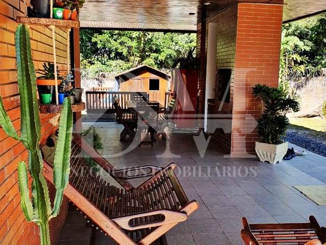 Casa 4 quartos e 1 banheiro, à venda, no bairro Jardim Ipê em Jaguariaíva