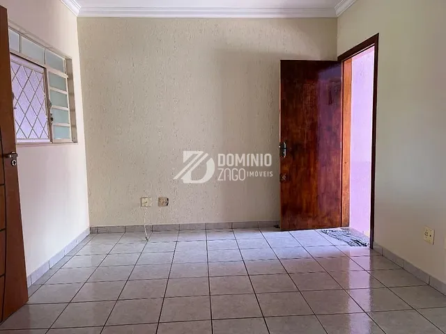Casa com 120m² 3 quartos e 2 banheiros, à venda, no bairro Olinda em Uberaba