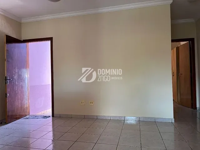 Casa com 120m² 3 quartos e 2 banheiros, à venda, no bairro Olinda em Uberaba