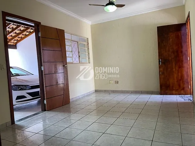 Casa com 120m² 3 quartos e 2 banheiros, à venda, no bairro Olinda em Uberaba