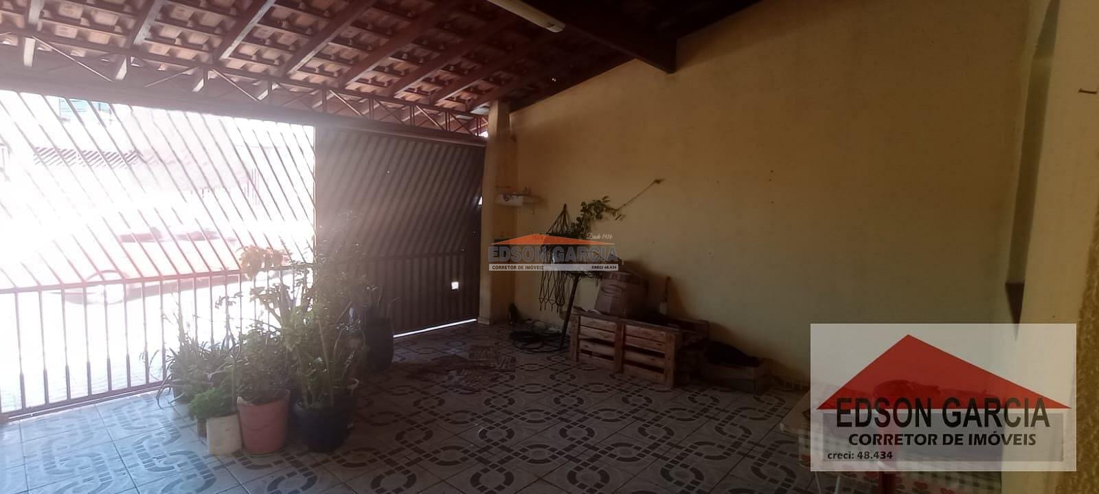 Casa à venda com 2 quartos, 125m² - Foto 2
