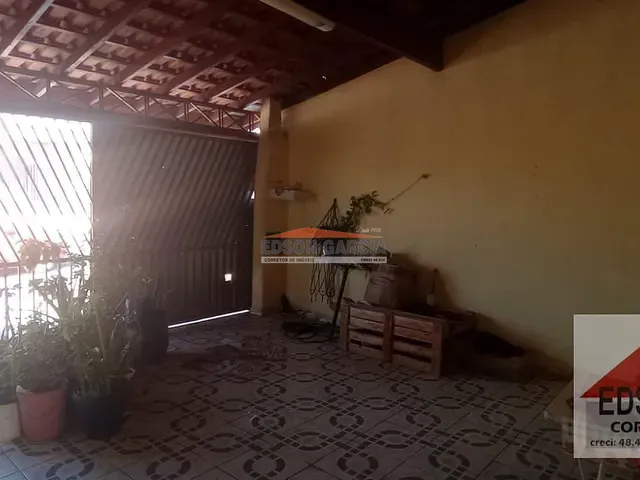 Casa 2 quartos e 2 banheiros, à venda, no bairro Parque São Bento em Sorocaba
