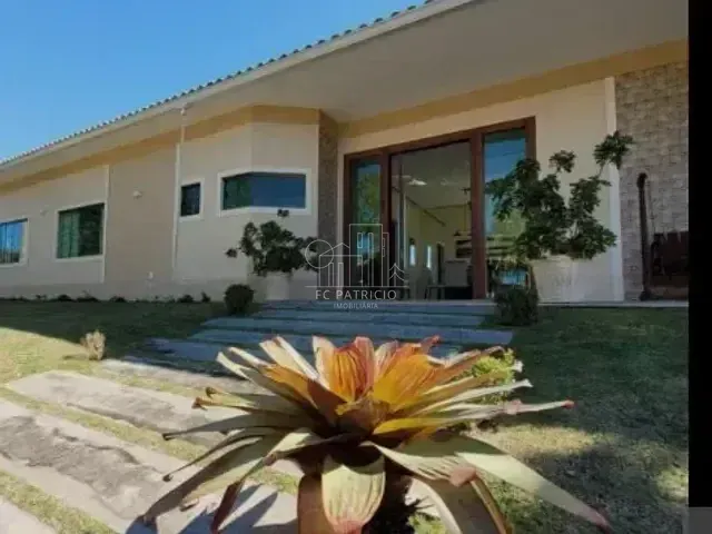 Casa com 650m² 3 quartos e 2 banheiros, à venda, no bairro Araruama em Araruama