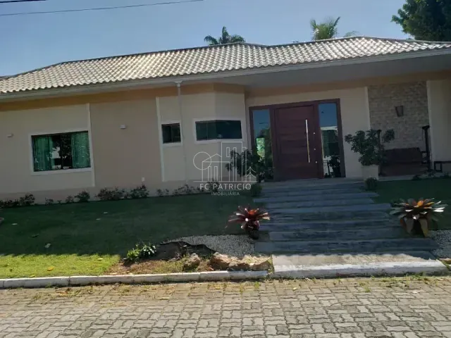 Casa com 650m² 3 quartos e 2 banheiros, à venda, no bairro Araruama em Araruama