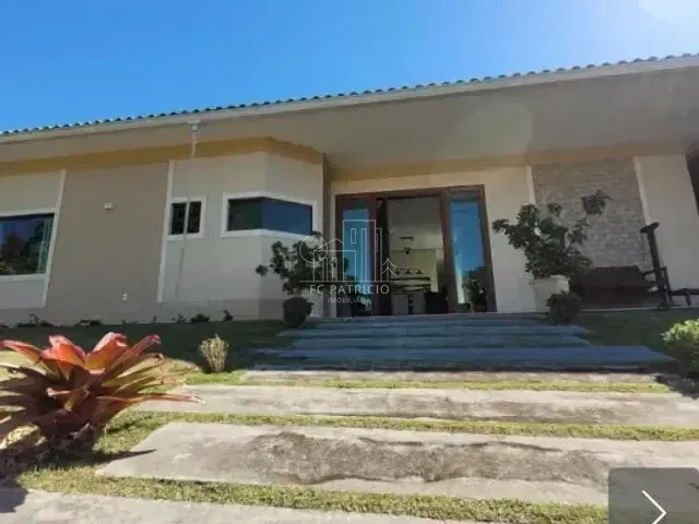 Casa com 650m² 3 quartos e 2 banheiros, à venda, no bairro Araruama em Araruama
