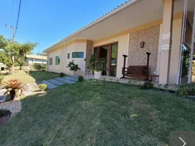 Casa com 650m² 3 quartos e 2 banheiros, à venda, no bairro Araruama em Araruama