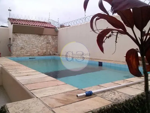 Casa 4 quartos e 5 banheiros, à venda, no bairro Centro em Pelotas