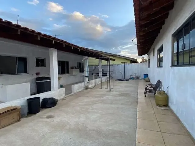 Casa com 475m² 4 quartos e 3 banheiros, à venda, no bairro Monte Belo em Londrina