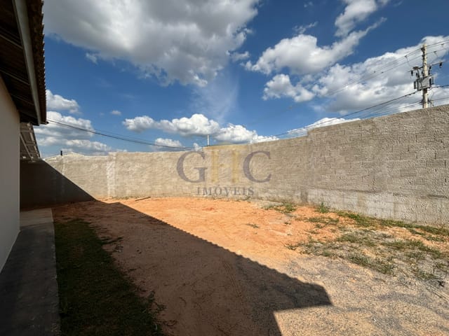 Casa com 280m² 2 quartos e 1 banheiro, para alugar, no bairro Pacaembú Bandeiras em Salto de Pirapora