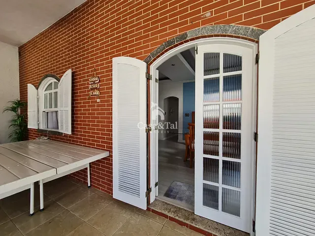 Casa com 500m² 7 quartos e 3 banheiros, à venda, no bairro Centro em São João de Meriti