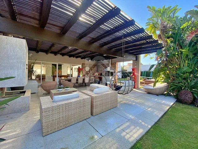 Casa 4 quartos e 5 banheiros, à venda, no bairro Atlântida Sul em Xangri-Lá