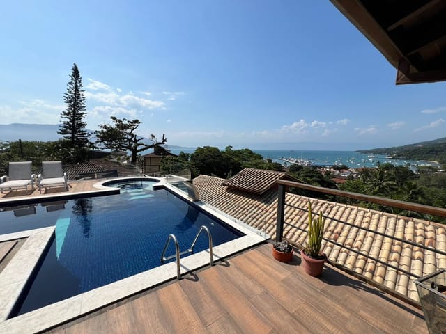 Casa 5 quartos e 4 banheiros, à venda, no bairro Santa Tereza em Ilhabela
