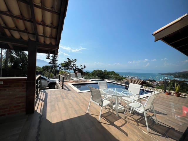 Casa 5 quartos e 4 banheiros, à venda, no bairro Santa Tereza em Ilhabela