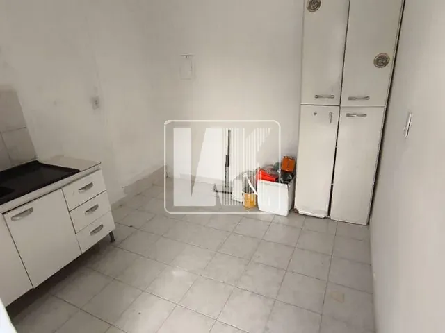 Casa com 10m² 1 quarto e 1 banheiro, para alugar, no bairro Vila Aquilino em Santo André