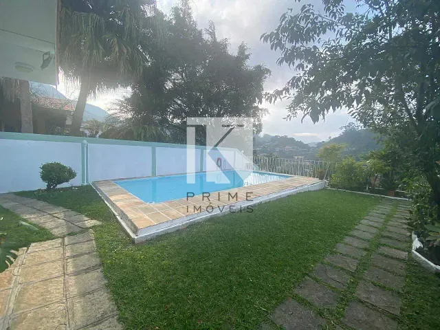 Casa com 512m² 3 quartos e 3 banheiros, à venda, no bairro Agriões em Teresópolis
