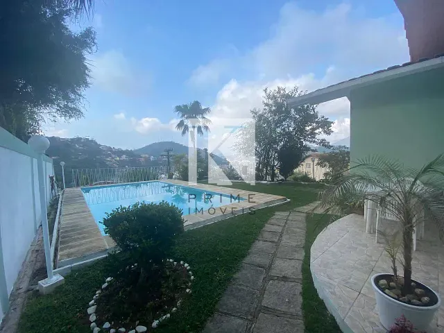 Casa com 512m² 3 quartos e 3 banheiros, à venda, no bairro Agriões em Teresópolis