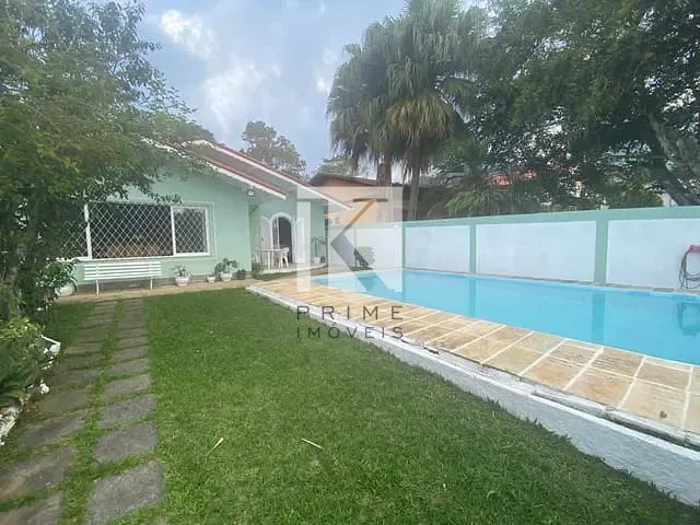 Casa com 512m² 3 quartos e 3 banheiros, à venda, no bairro Agriões em Teresópolis