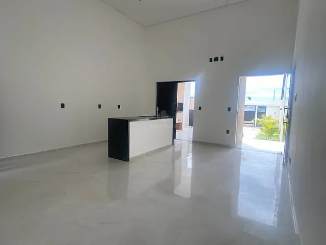 Casa com 200m² 4 quartos e 3 banheiros, à venda, no bairro Tabuba em Caucaia