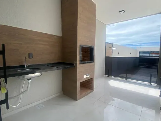 Casa com 200m² 4 quartos e 3 banheiros, à venda, no bairro Tabuba em Caucaia
