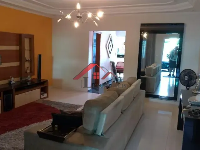 Casa com 360m² 4 quartos e 7 banheiros, à venda, no bairro Vila Bastos em Santo André