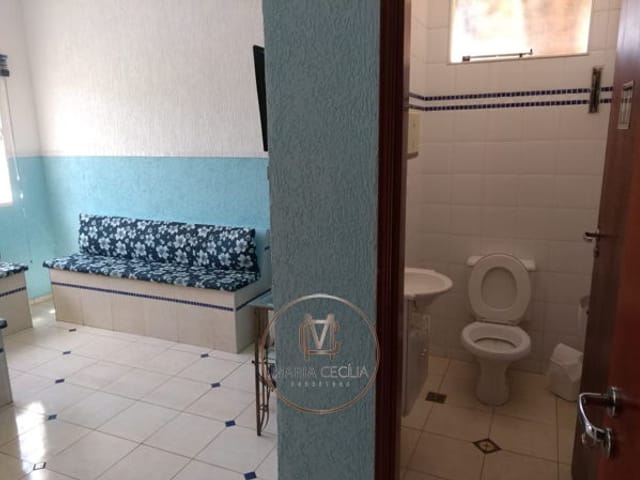 Casa com 210m² 3 quartos e 4 banheiros, à venda ou para alugar, no bairro Centro em Araraquara