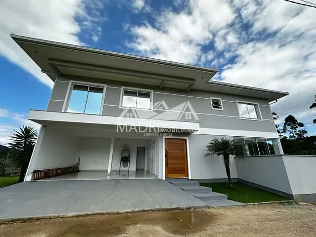 Casa com 760m² 3 quartos e 3 banheiros, à venda, no bairro Sul do Rio em Santo Amaro da Imperatriz