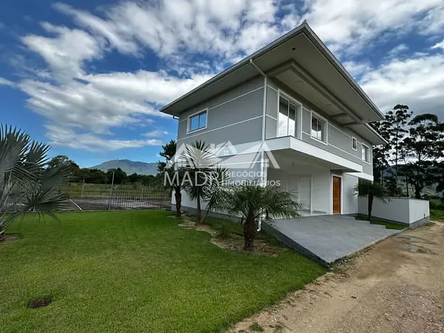 Casa com 760m² 3 quartos e 3 banheiros, à venda, no bairro Sul do Rio em Santo Amaro da Imperatriz