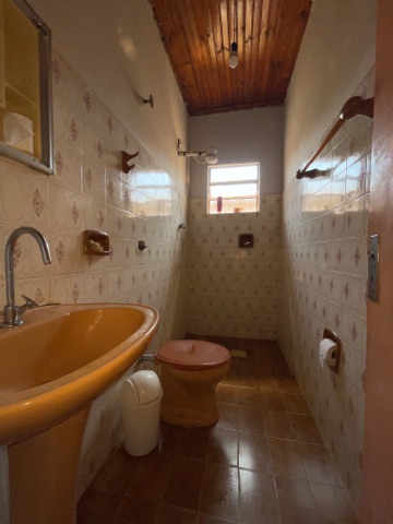 Casa com 255m² 4 quartos e 2 banheiros, à venda, no bairro Setor Centro Oeste em Goiânia