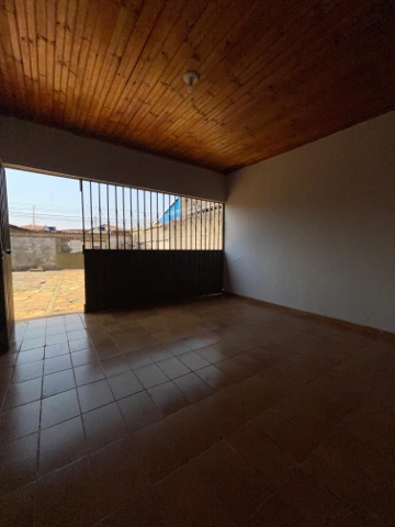 Casa com 255m² 4 quartos e 2 banheiros, à venda, no bairro Setor Centro Oeste em Goiânia