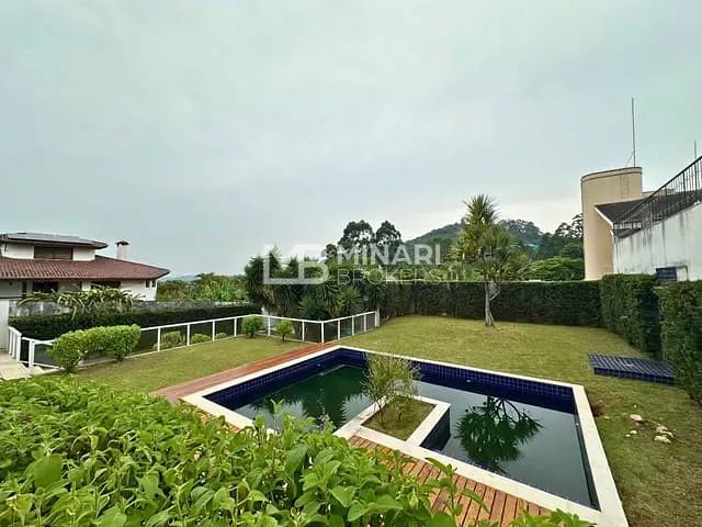 Casa com 800m² 4 quartos e 5 banheiros, à venda, no bairro Alphaville em Santana de Parnaíba