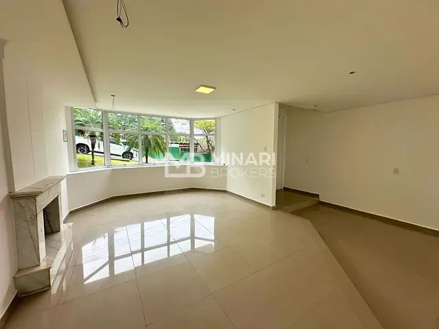 Casa com 800m² 4 quartos e 5 banheiros, à venda, no bairro Alphaville em Santana de Parnaíba