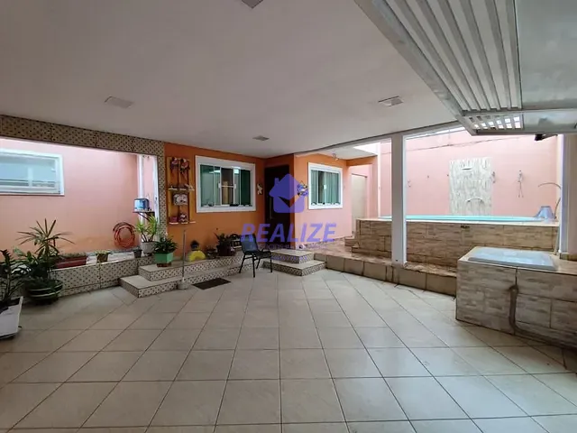 Casa com 200m² 2 quartos e 2 banheiros, à venda, no bairro Vila Lavapes em Botucatu