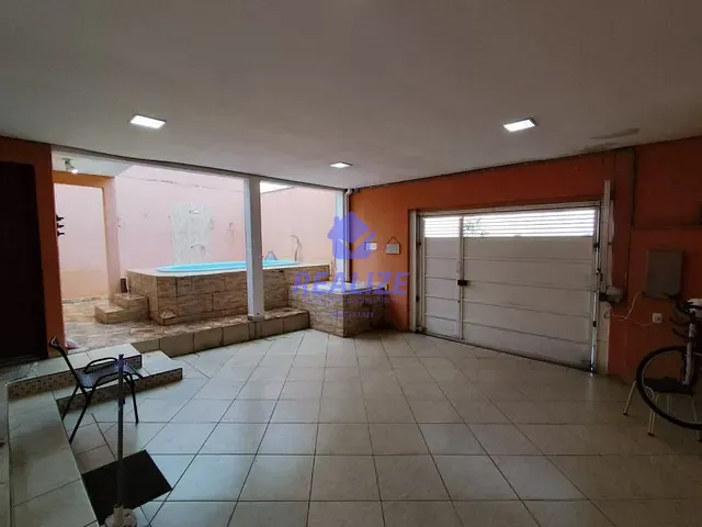 Casa com 200m² 2 quartos e 2 banheiros, à venda, no bairro Vila Lavapes em Botucatu